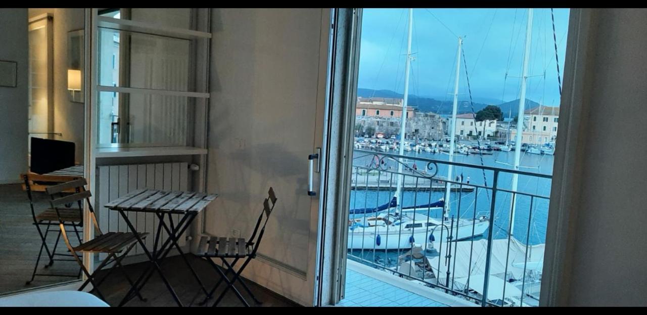 شقة Monolocale La Darsena بورتوفيرّايو المظهر الخارجي الصورة